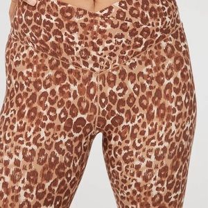 Offline by Aerie//Real Me 7/8 Legging // Brown+ Cream leopard print